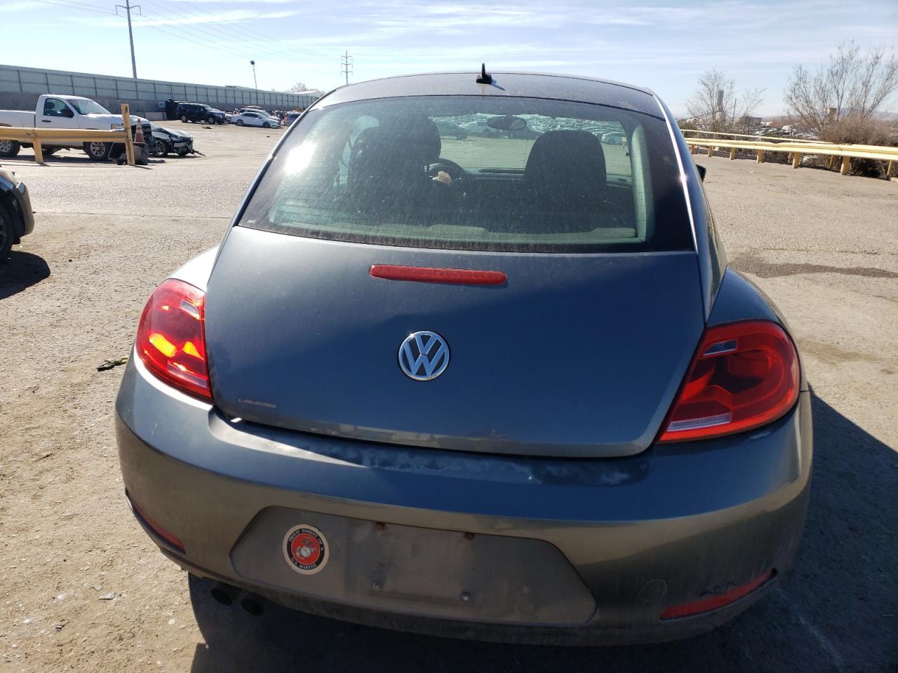 2012 VOLKSWAGEN BEETLE - Фото 6
