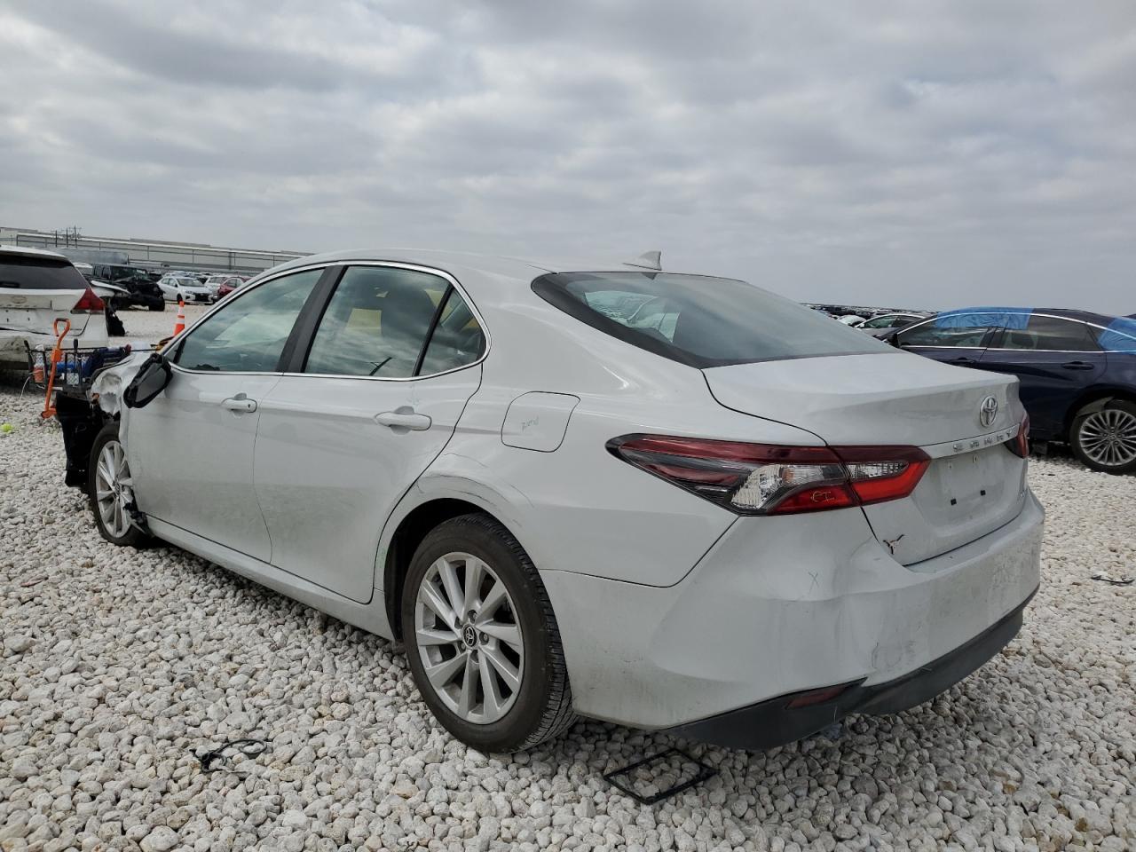 2024 TOYOTA CAMRY LE - Фото 2