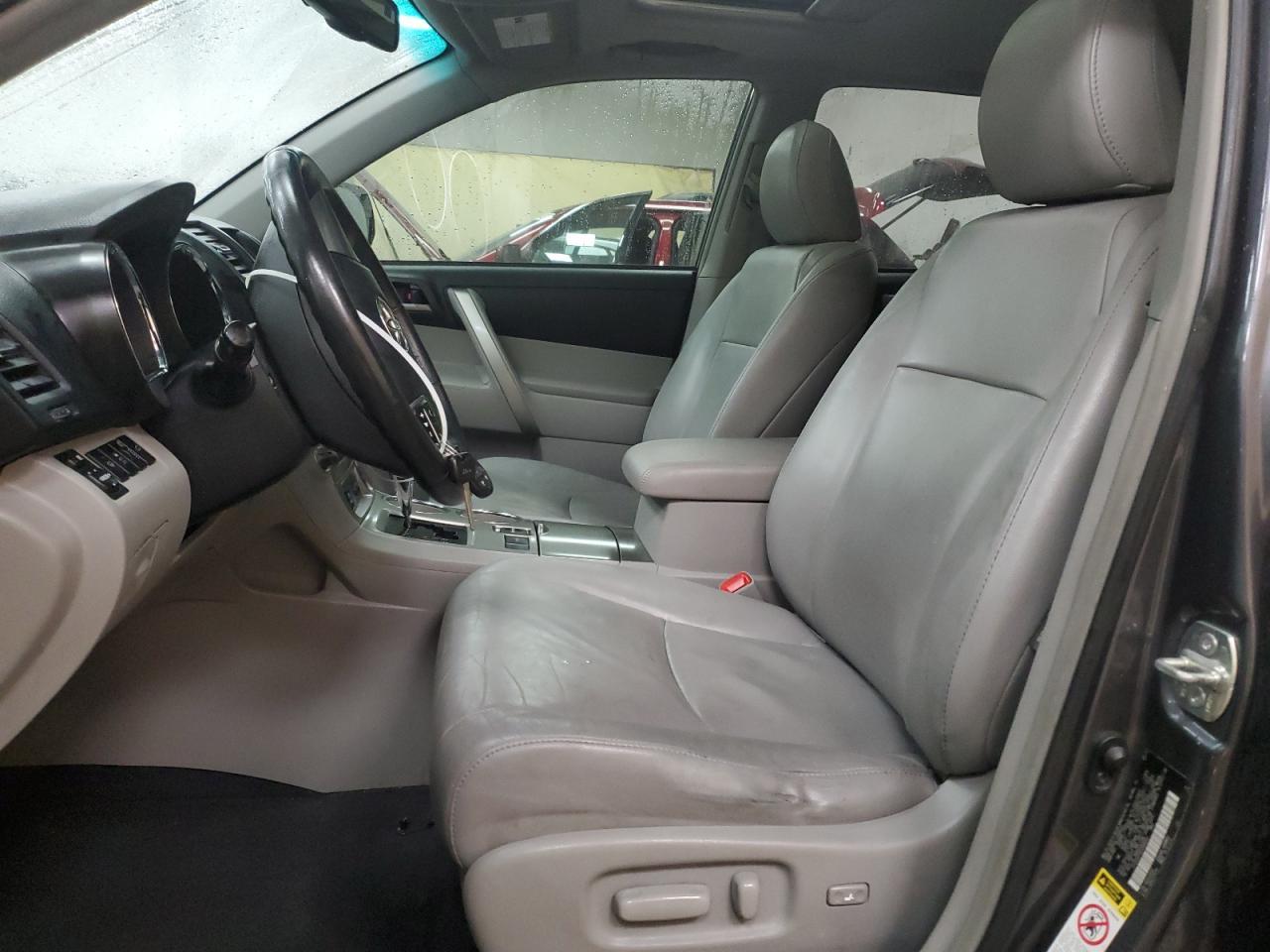 2012 TOYOTA HIGHLANDER - Image 7