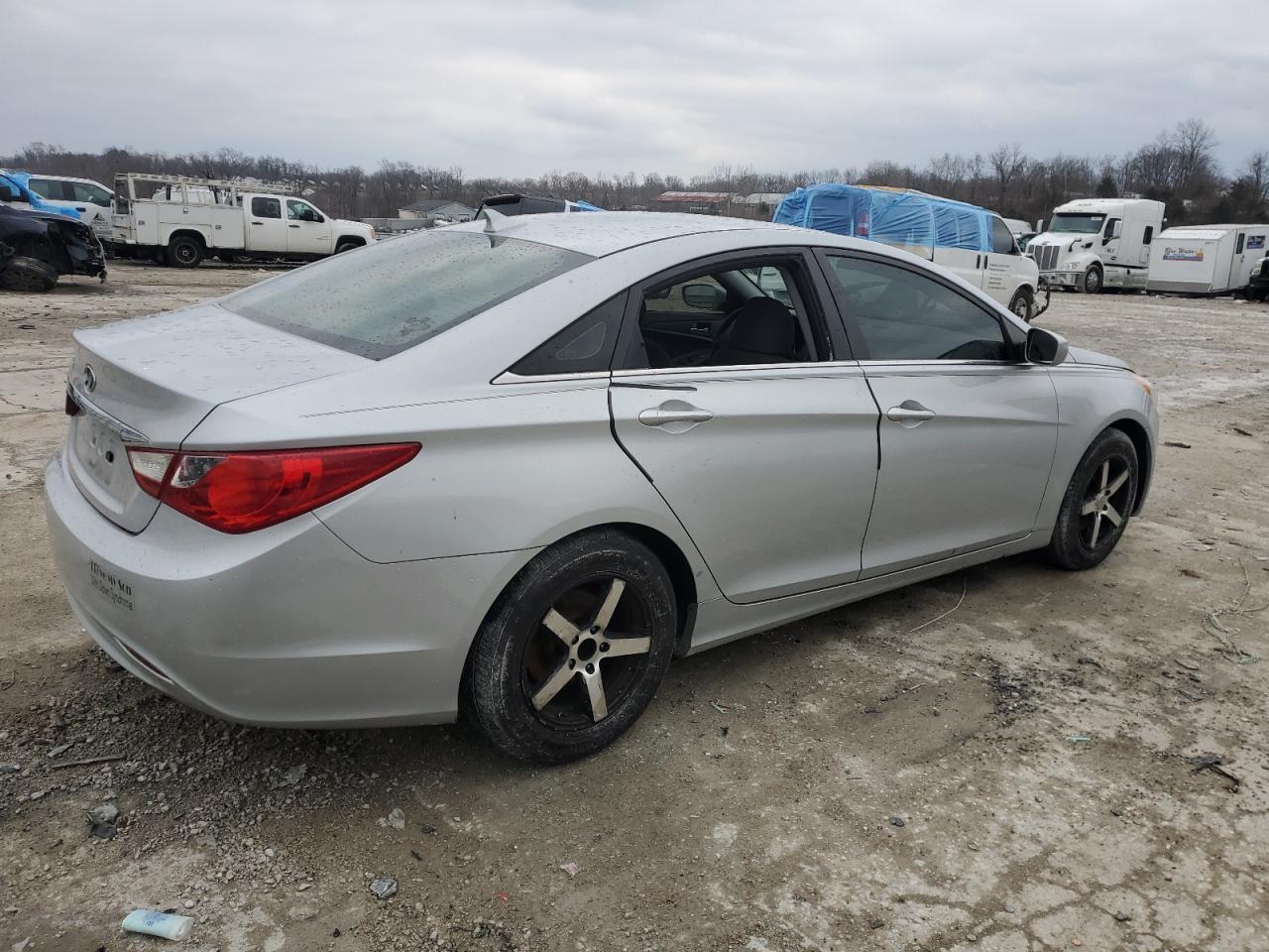 2011 HYUNDAI SONATA GLS - Image 3