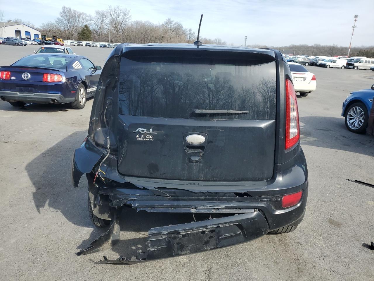 2013 KIA SOUL + - Image 6