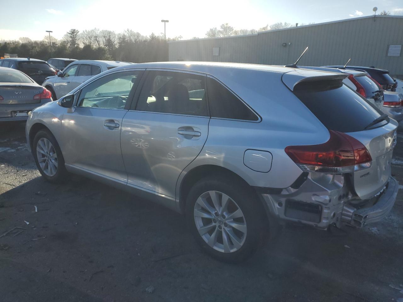 2013 TOYOTA VENZA LE - Фото 2