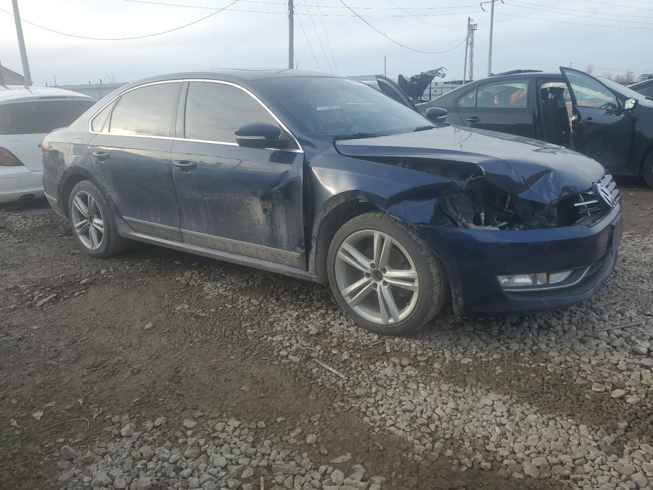 2013 VOLKSWAGEN PASSAT SEL - Фото 4