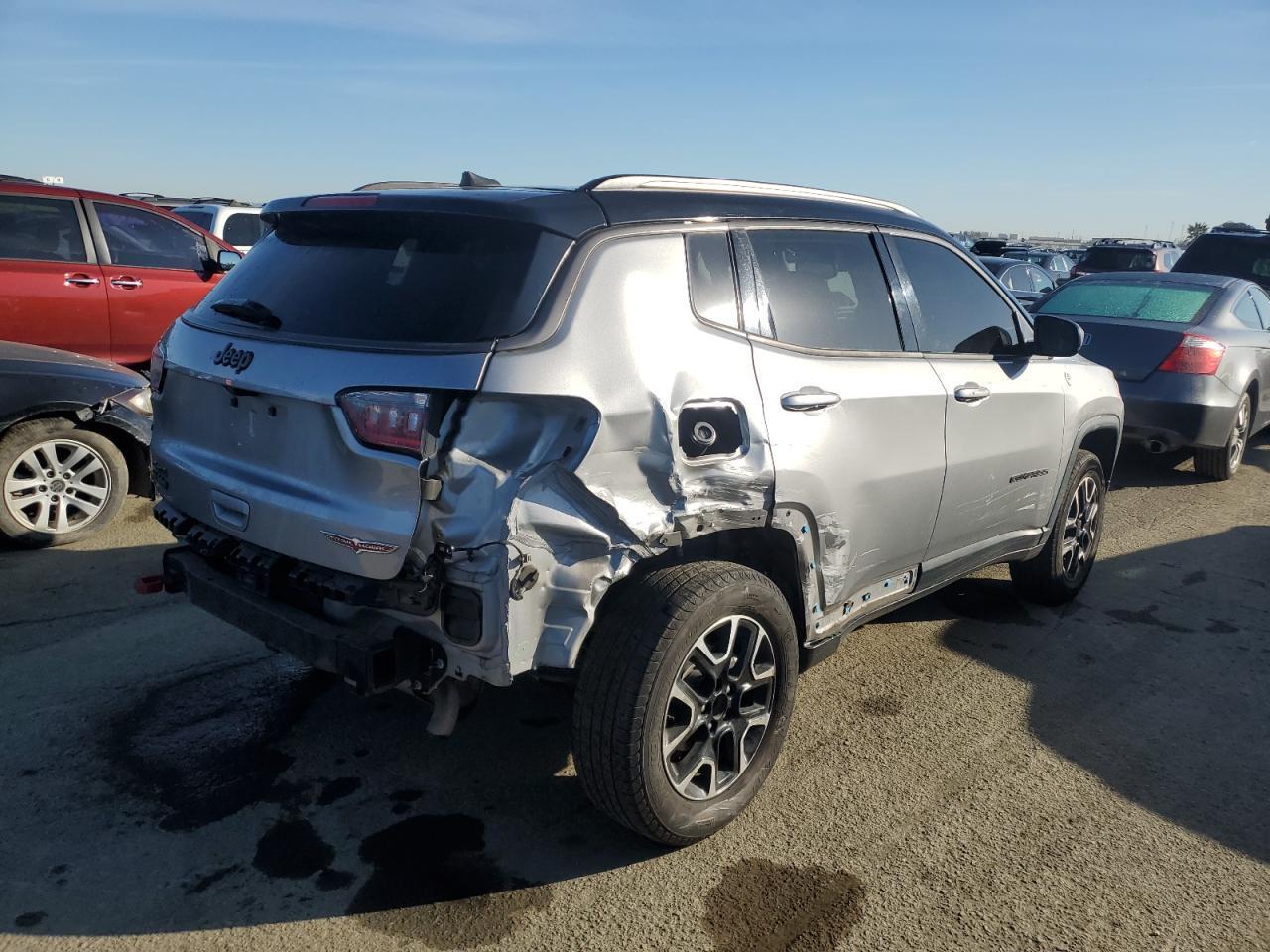 2019 JEEP COMPASS TR - Image 3