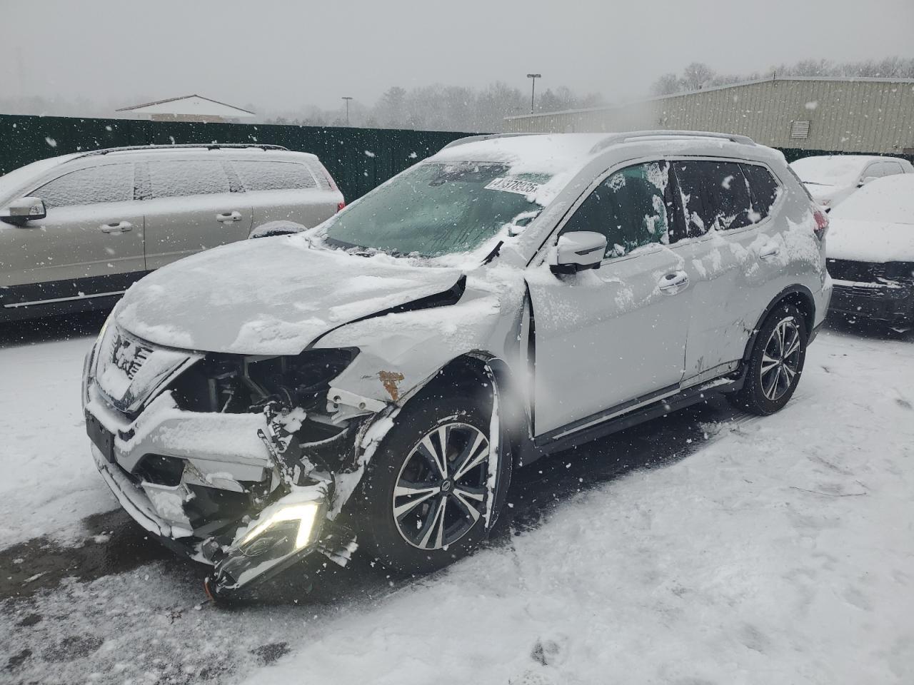 2017 NISSAN ROGUE SV