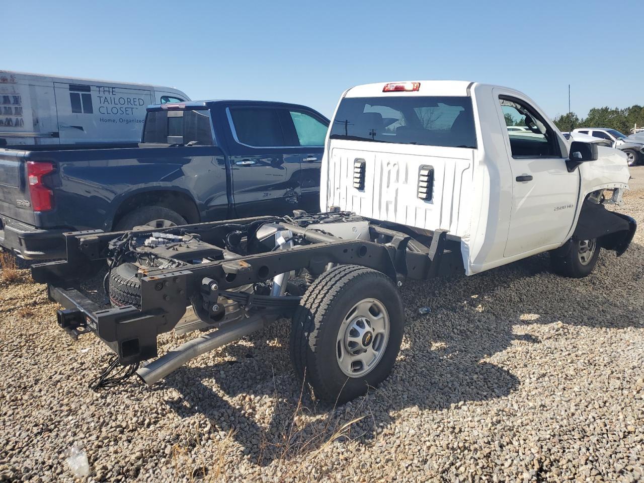 2024 CHEVROLET SILVERADO - Фото 3