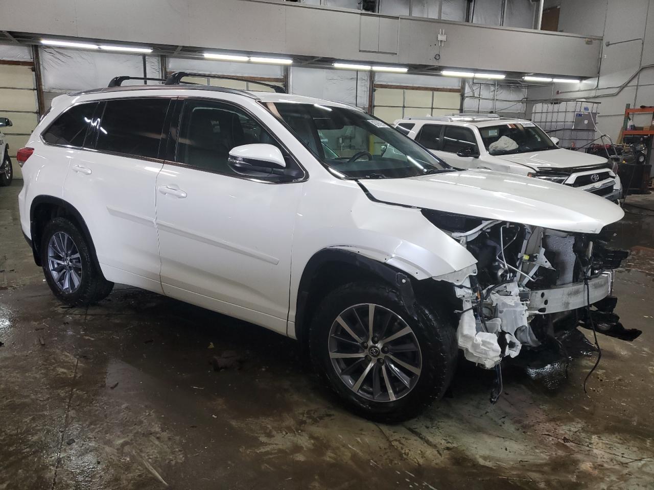 2018 TOYOTA HIGHLANDER - Фото 4