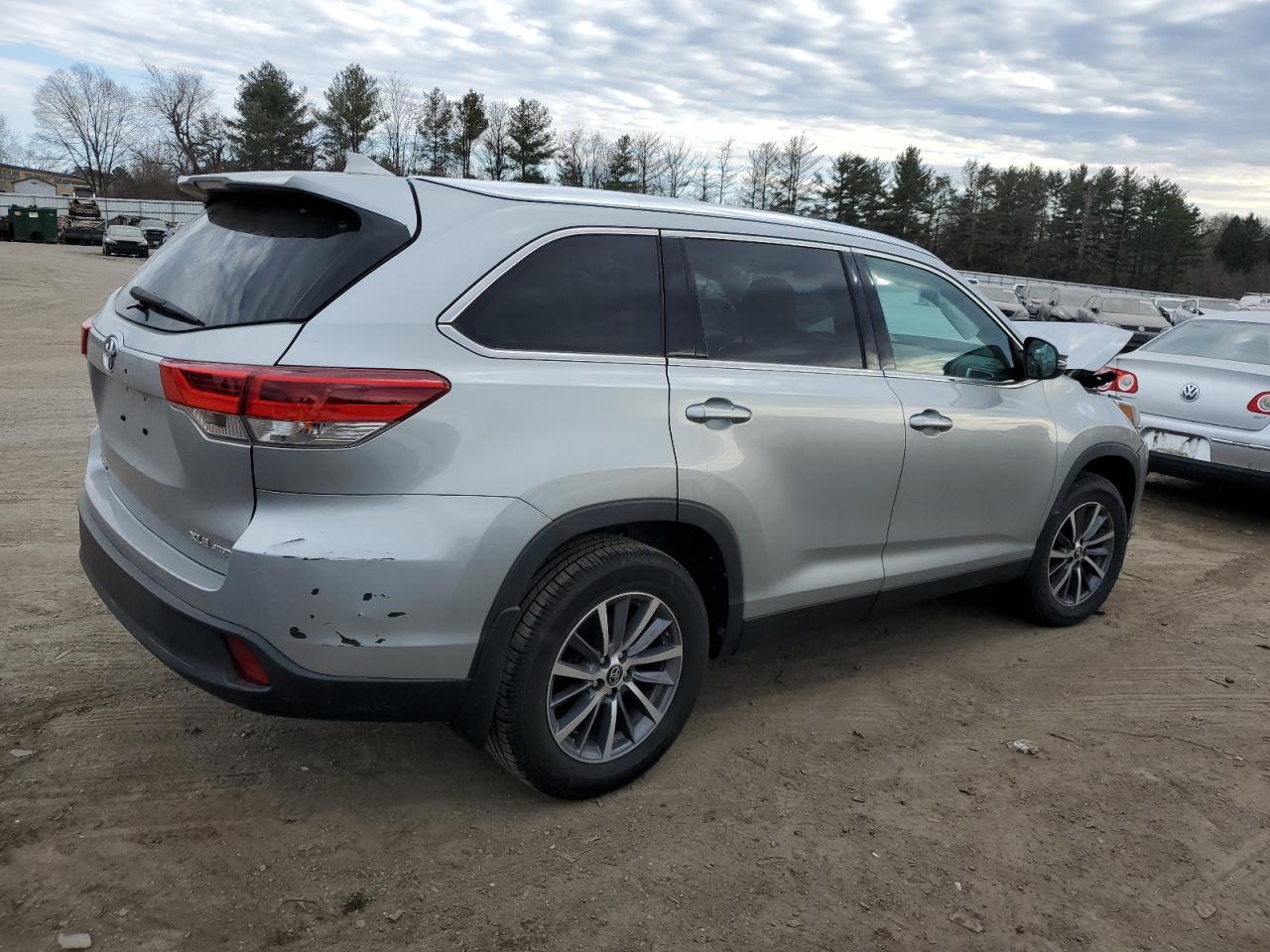 2019 TOYOTA HIGHLANDER - Image 3