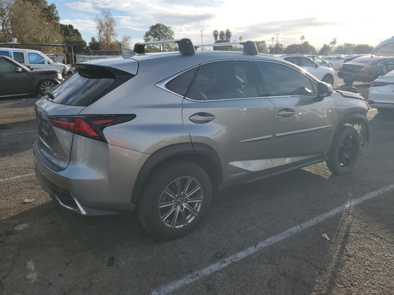 2020 LEXUS NX 300H BA - Фото 3