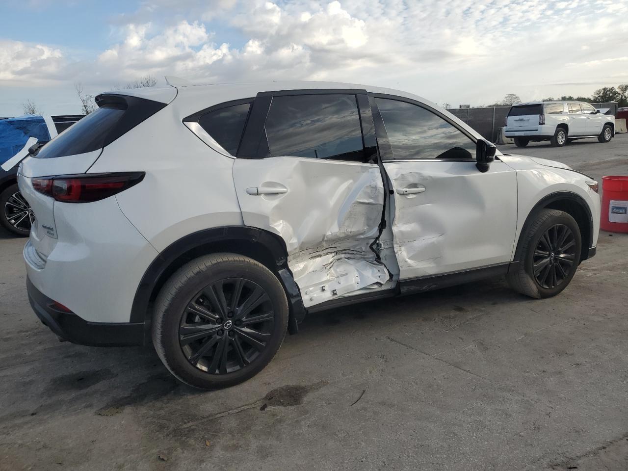2024 MAZDA CX-5 PREMI - Image 3