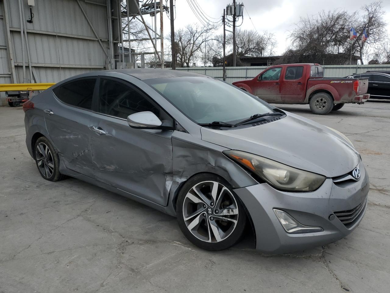 2015 HYUNDAI ELANTRA SE - Image 4