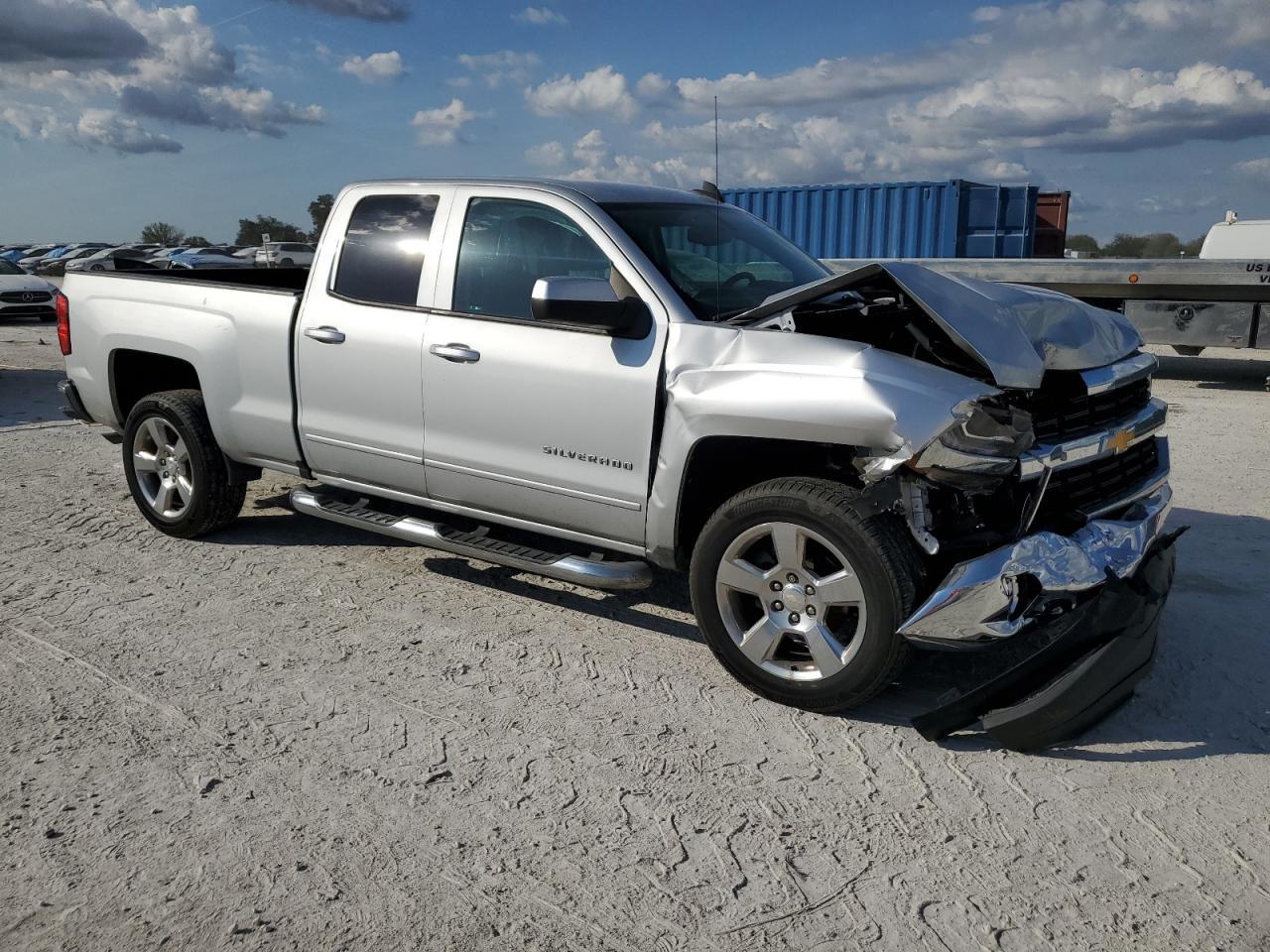 2018 CHEVROLET SILVERADO - Image 4