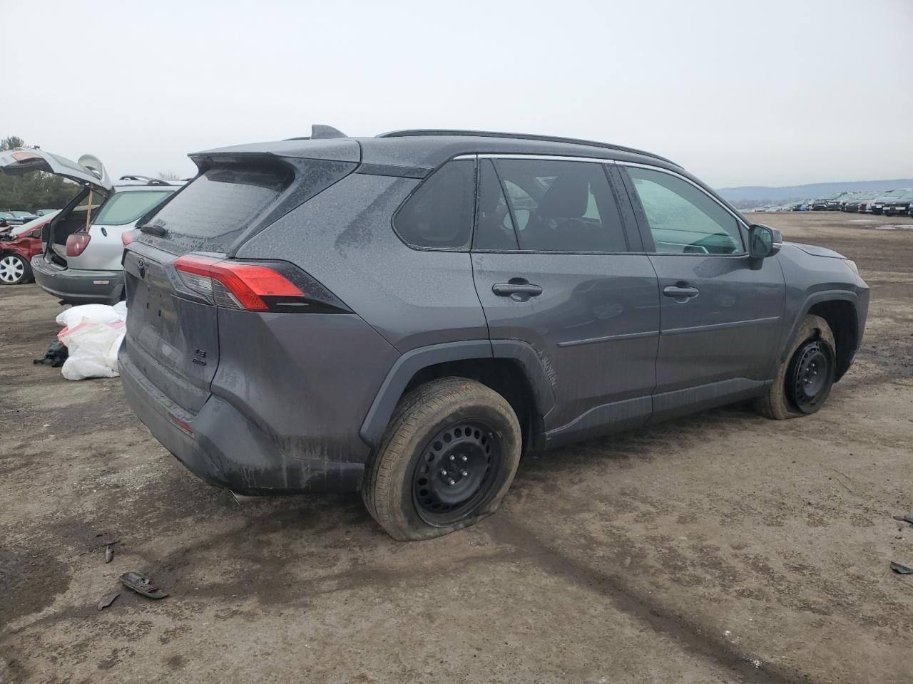 2021 TOYOTA RAV4 LE - Фото 3