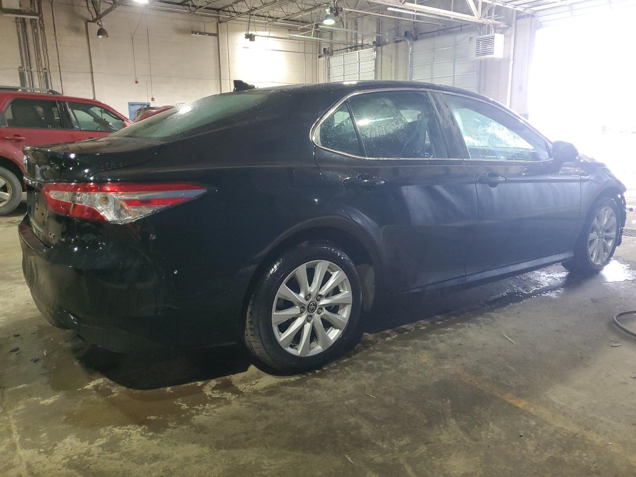 2020 TOYOTA CAMRY LE - Фото 3