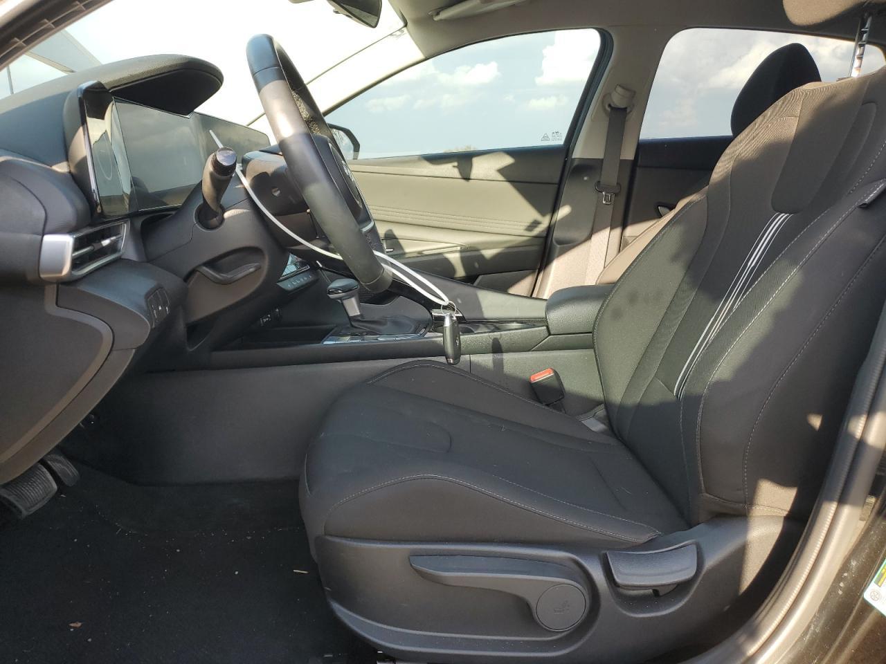 2023 HYUNDAI ELANTRA SE - Фото 7