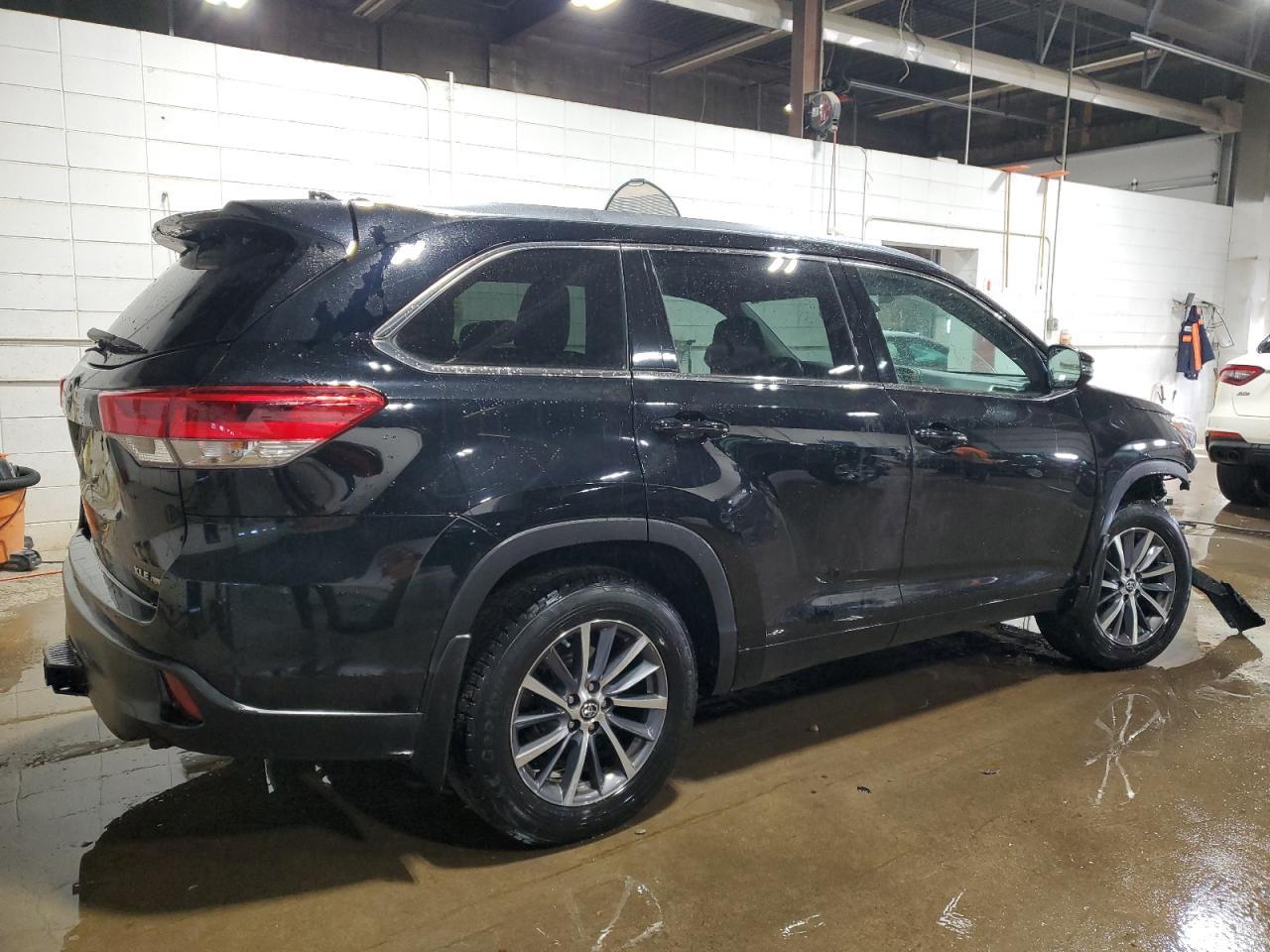 2018 TOYOTA HIGHLANDER - Фото 3