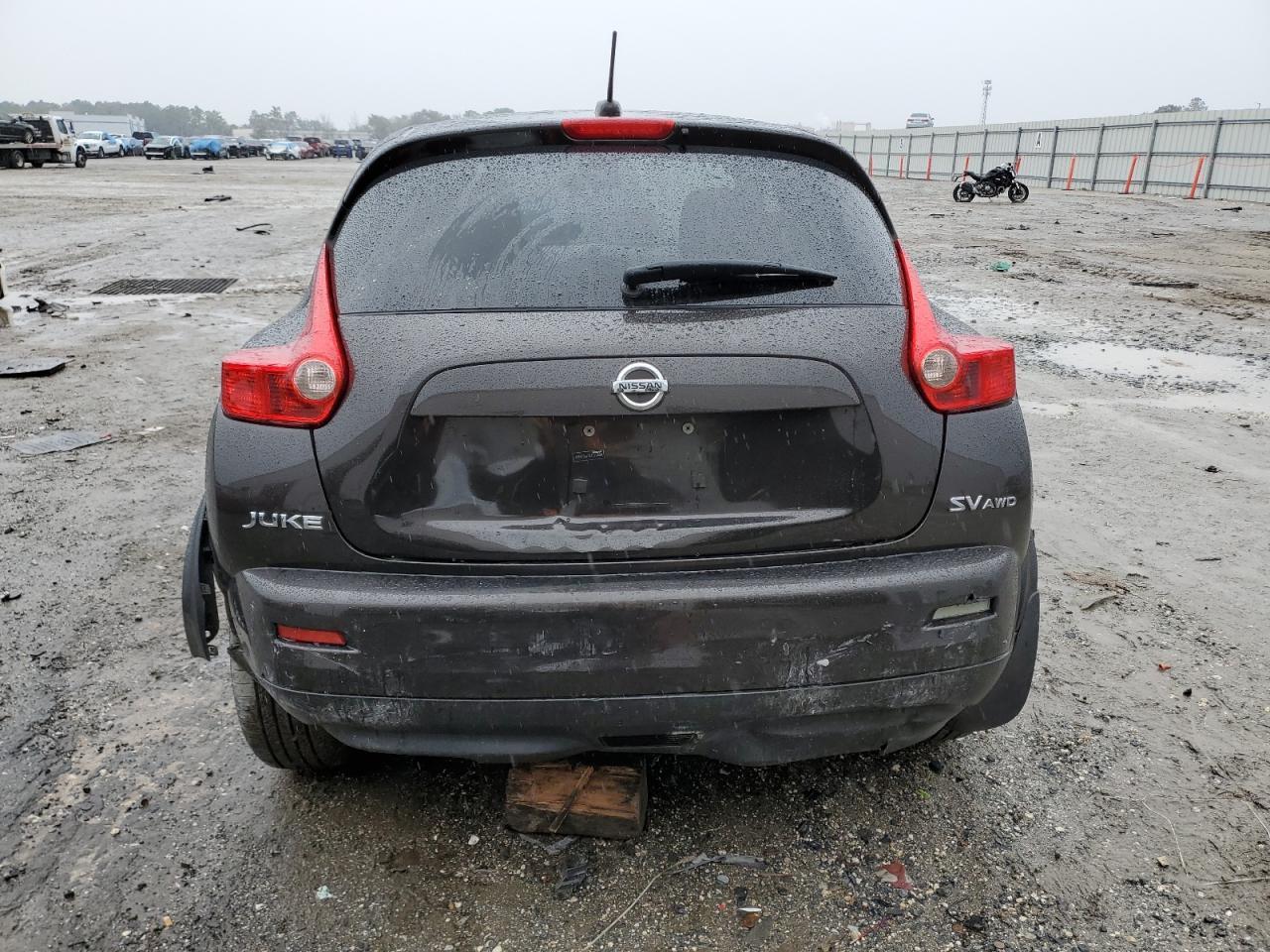 2011 NISSAN JUKE S - Фото 6