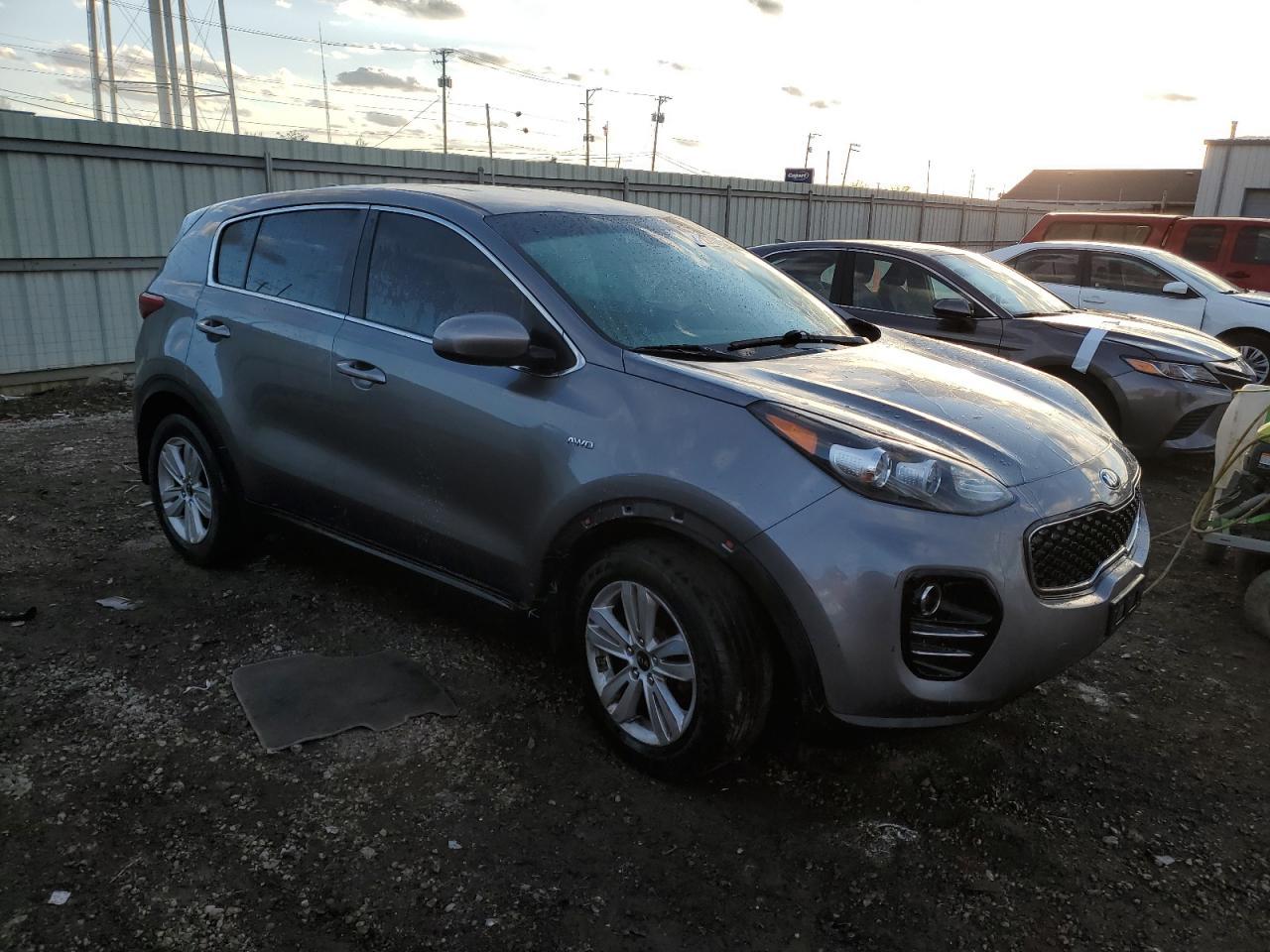 2017 KIA SPORTAGE L - Image 4
