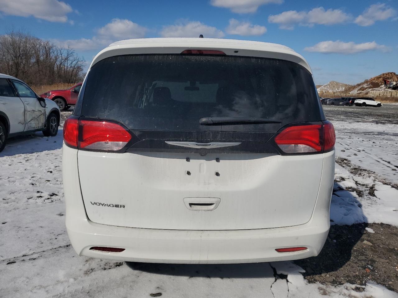 2022 CHRYSLER VOYAGER LX - Фото 6