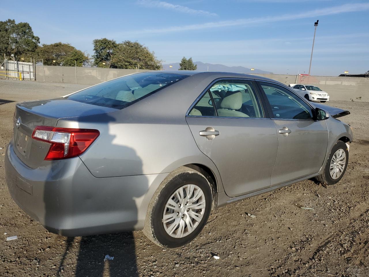 2013 TOYOTA CAMRY L - Image 3