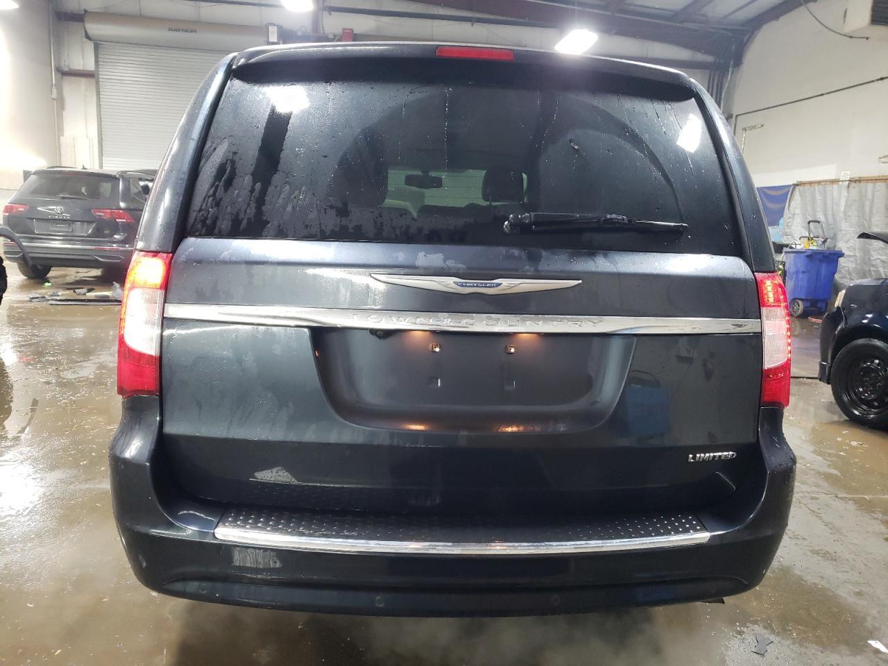 2014 CHRYSLER TOWN & COU - Image 6