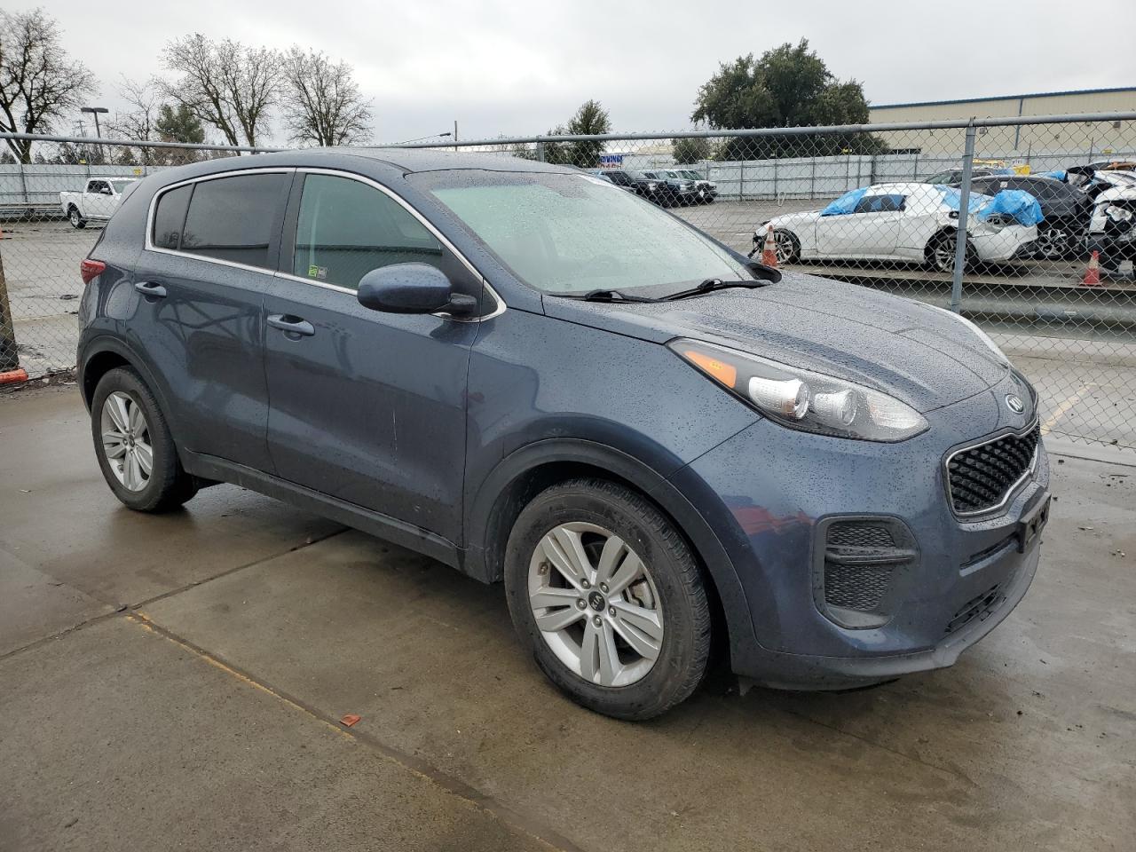 2017 KIA SPORTAGE L - Image 4