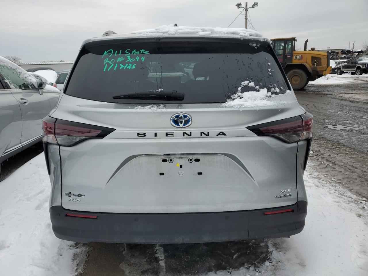 2023 TOYOTA SIENNA XLE - Фото 6