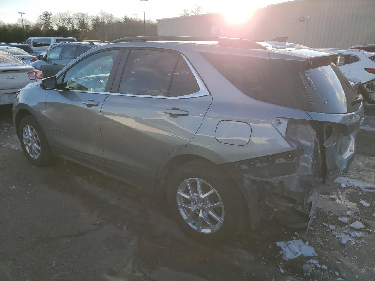 2024 CHEVROLET EQUINOX LT - Image 2