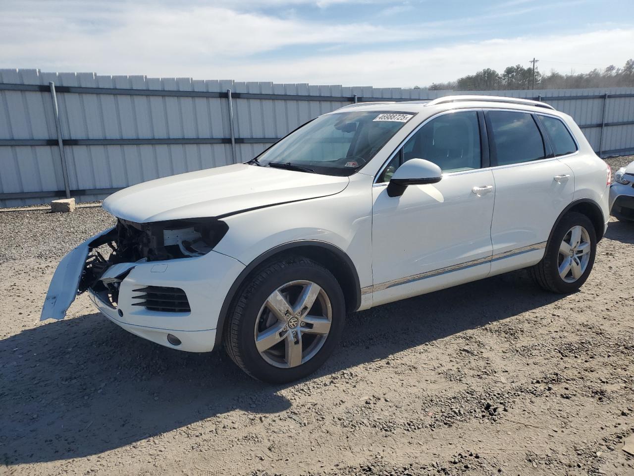 2014 VOLKSWAGEN TOUAREG V6