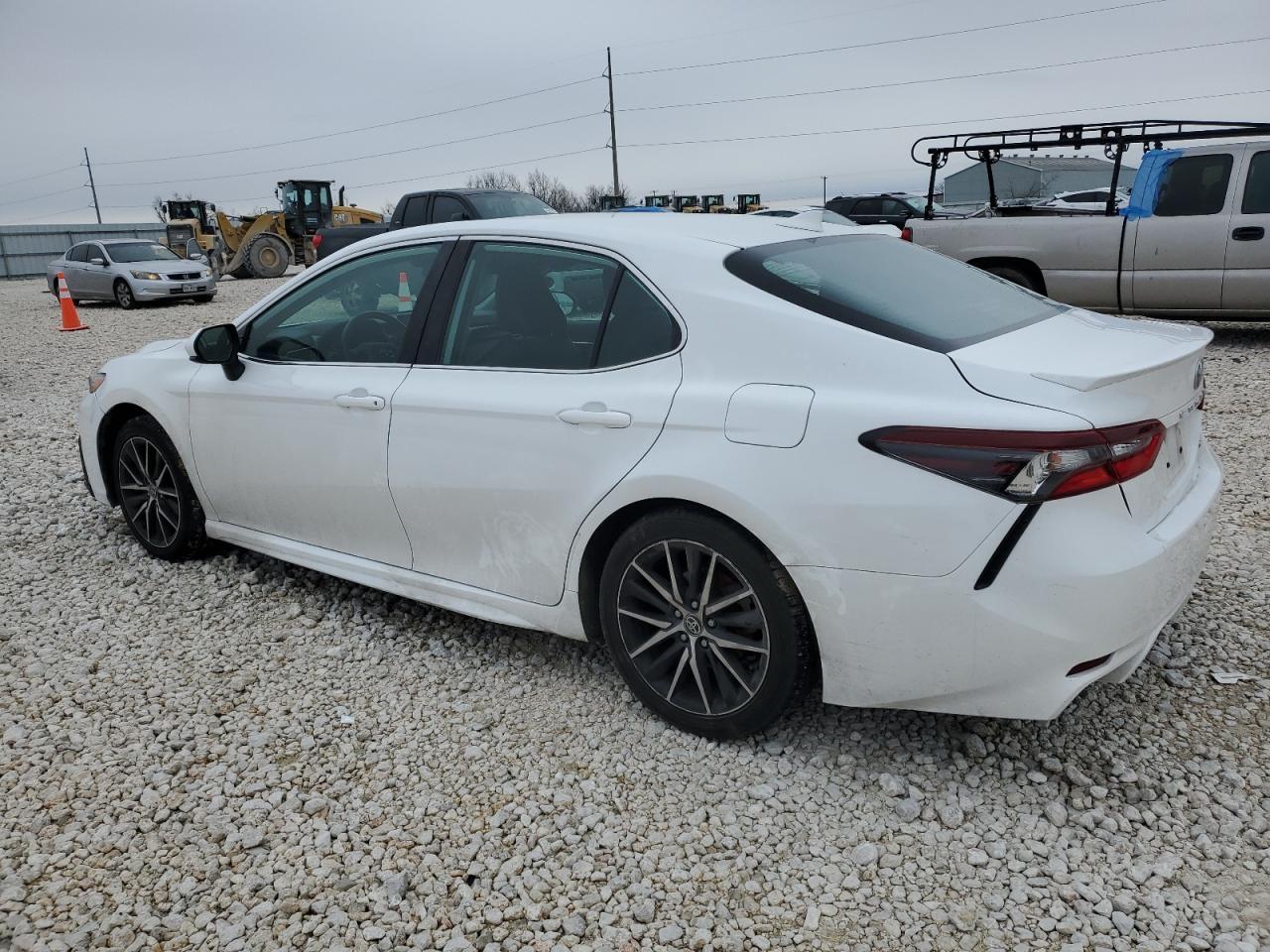 2021 TOYOTA CAMRY SE - Фото 2