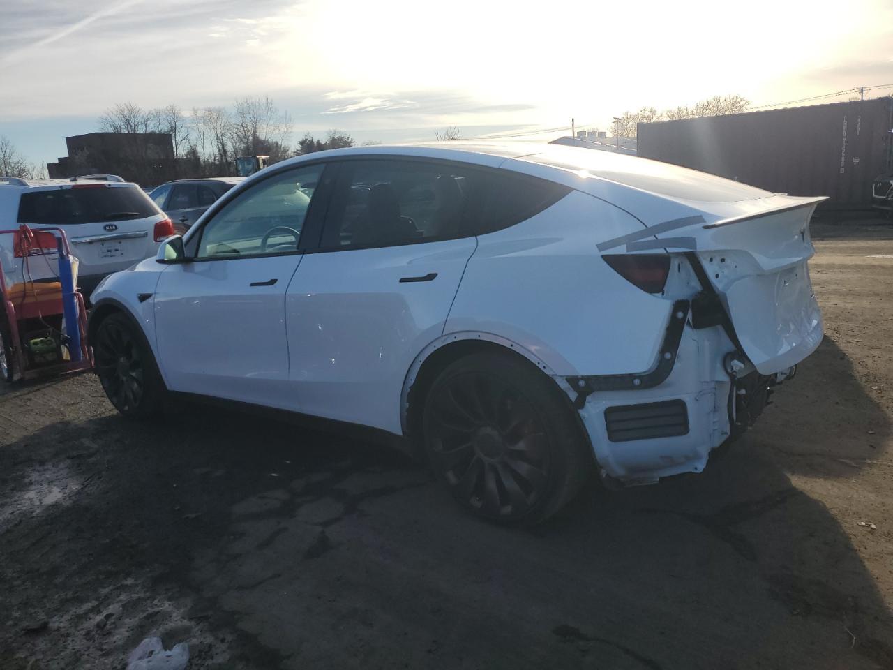 2022 TESLA MODEL Y - Фото 2