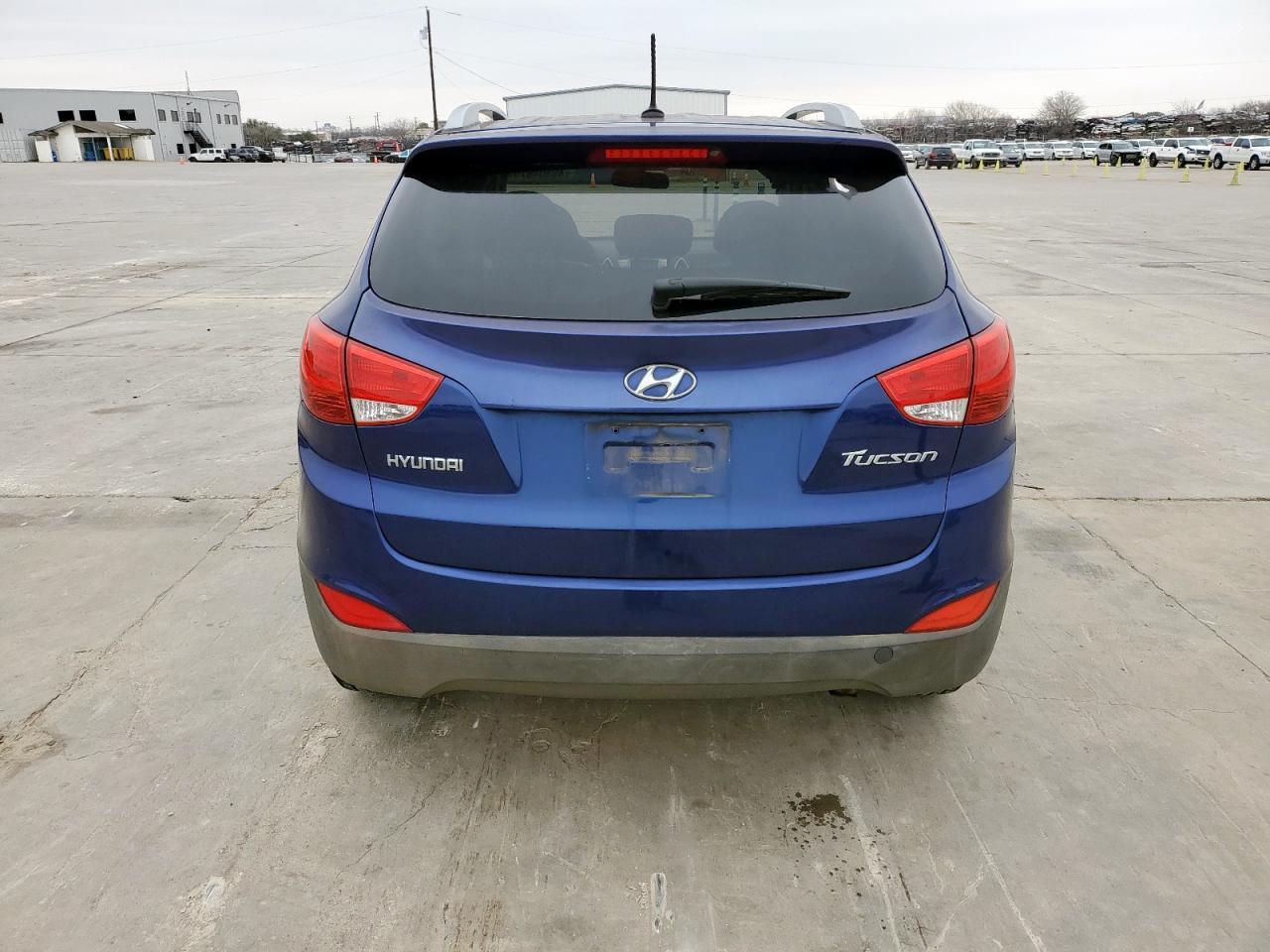 2012 HYUNDAI TUCSON GLS - Image 6