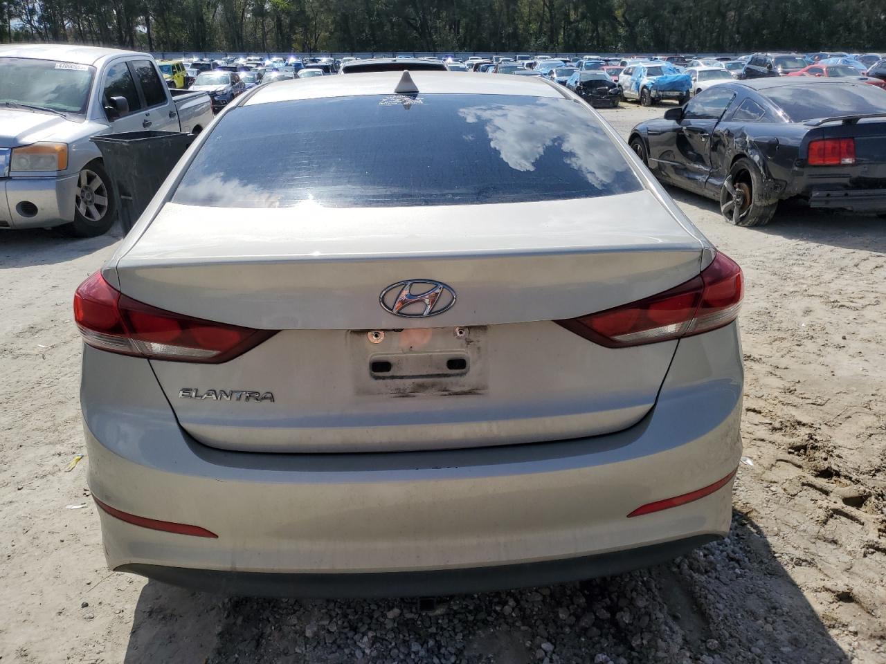 2017 HYUNDAI ELANTRA SE - Image 6