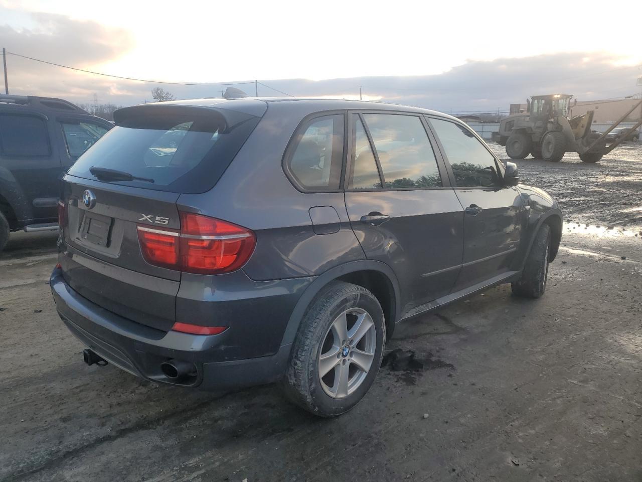 2011 BMW X5 XDRIVE3 - Image 3