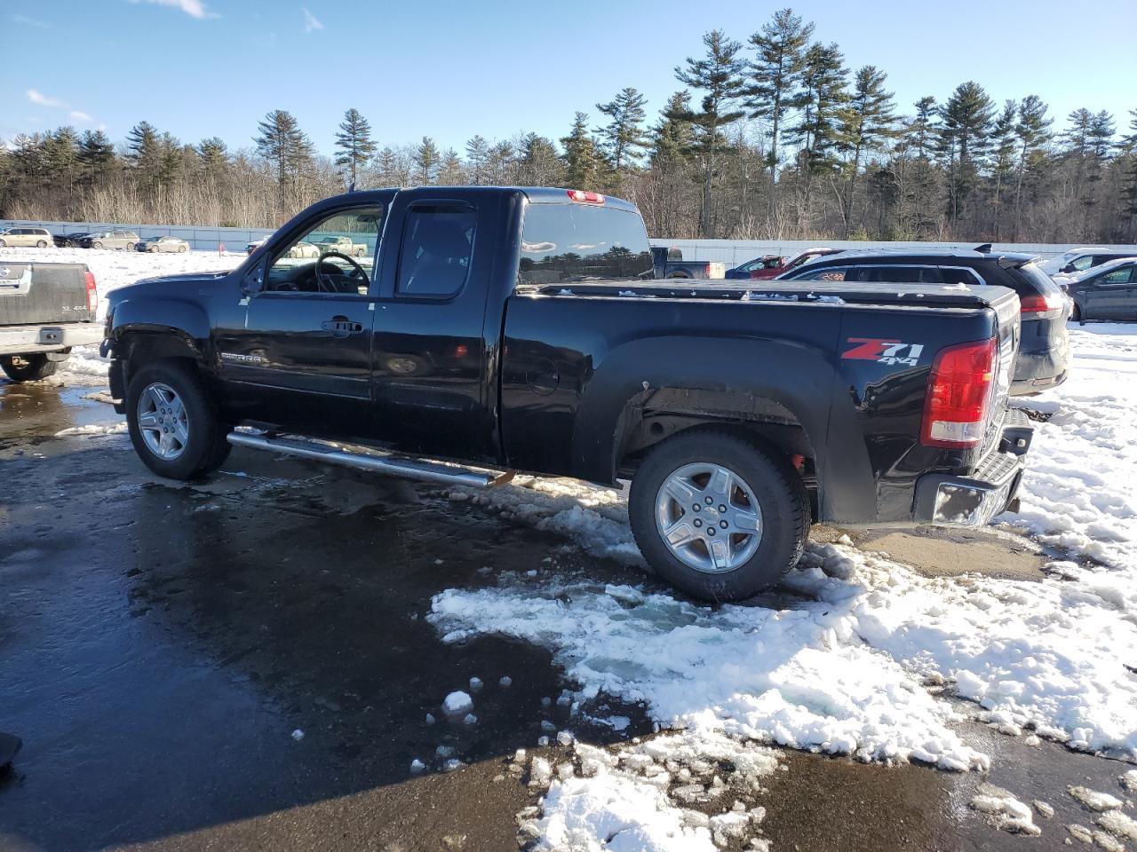 2011 GMC SIERRA K15 - Фото 2