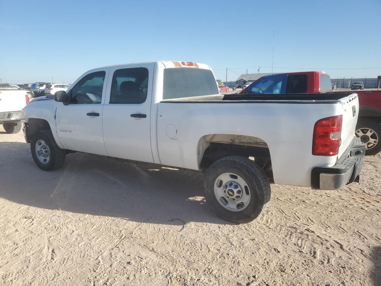 2013 CHEVROLET SILVERADO - Image 2