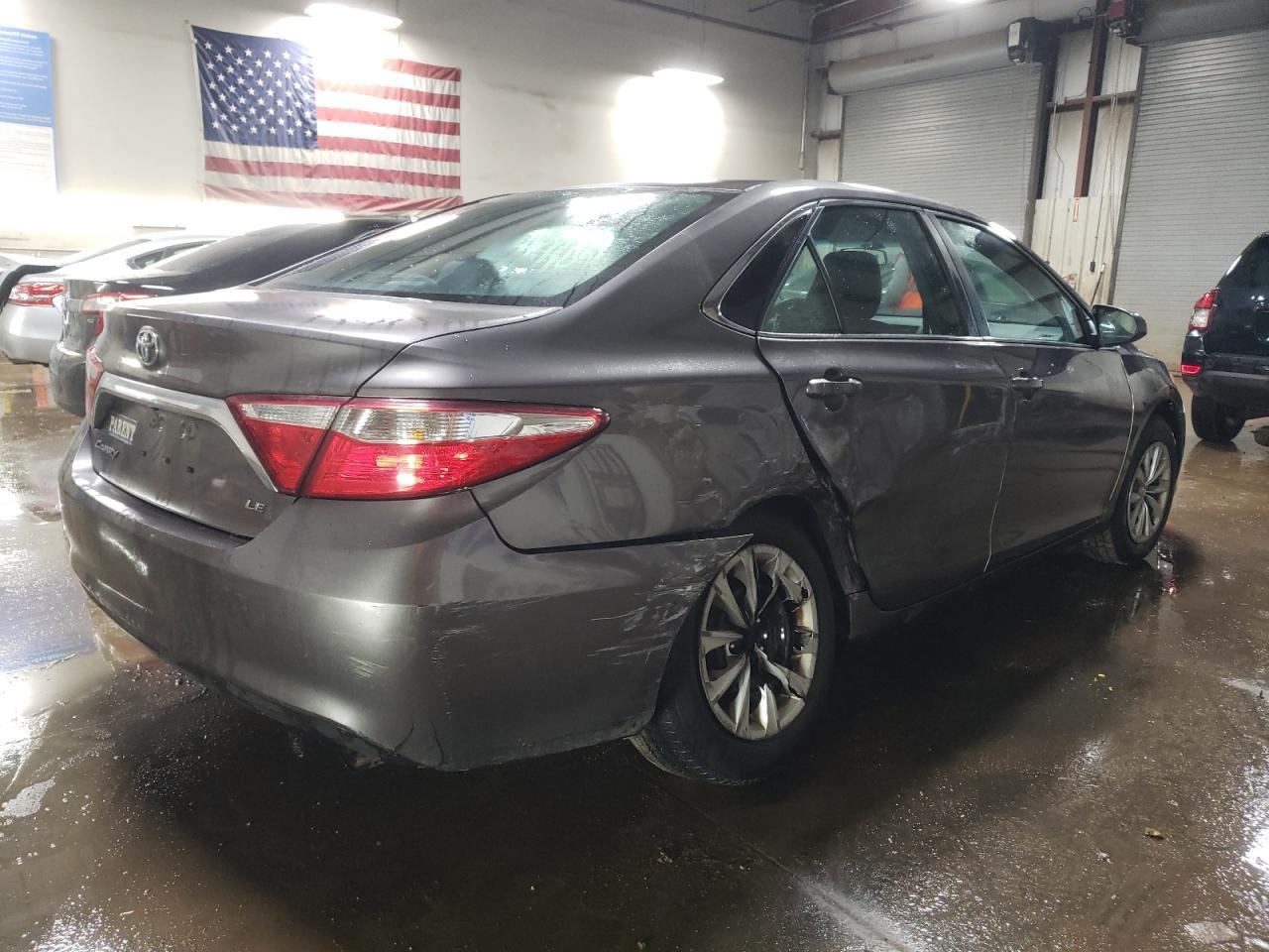 2015 TOYOTA CAMRY LE - Фото 3