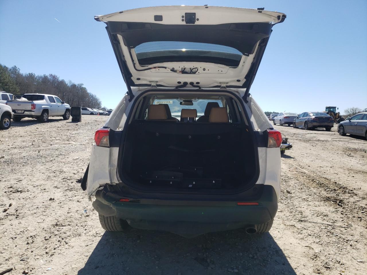 2020 TOYOTA RAV4 XLE P - Image 6