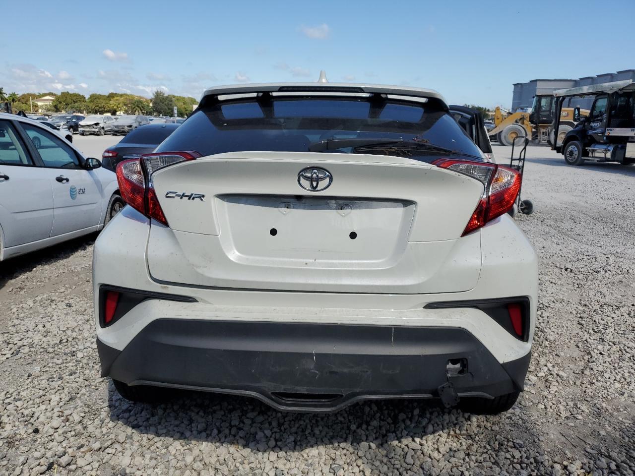 2021 TOYOTA C-HR XLE - Фото 6