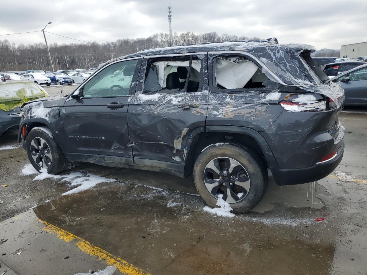 2024 JEEP GRAND CHER - Image 2