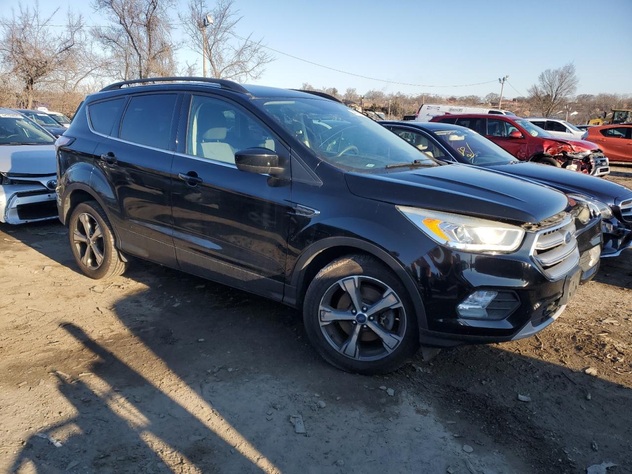 2017 FORD ESCAPE SE - Image 4