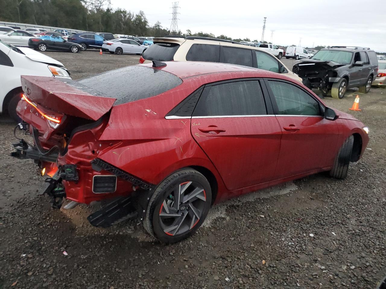 2024 HYUNDAI ELANTRA SE - Фото 3