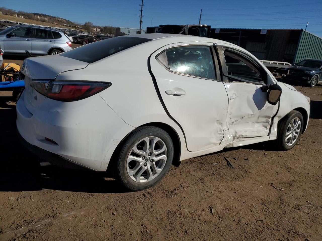 2017 TOYOTA YARIS IA - Фото 3