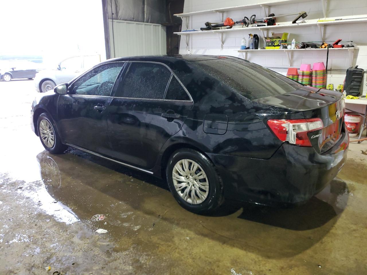 2014 TOYOTA CAMRY L - Фото 2