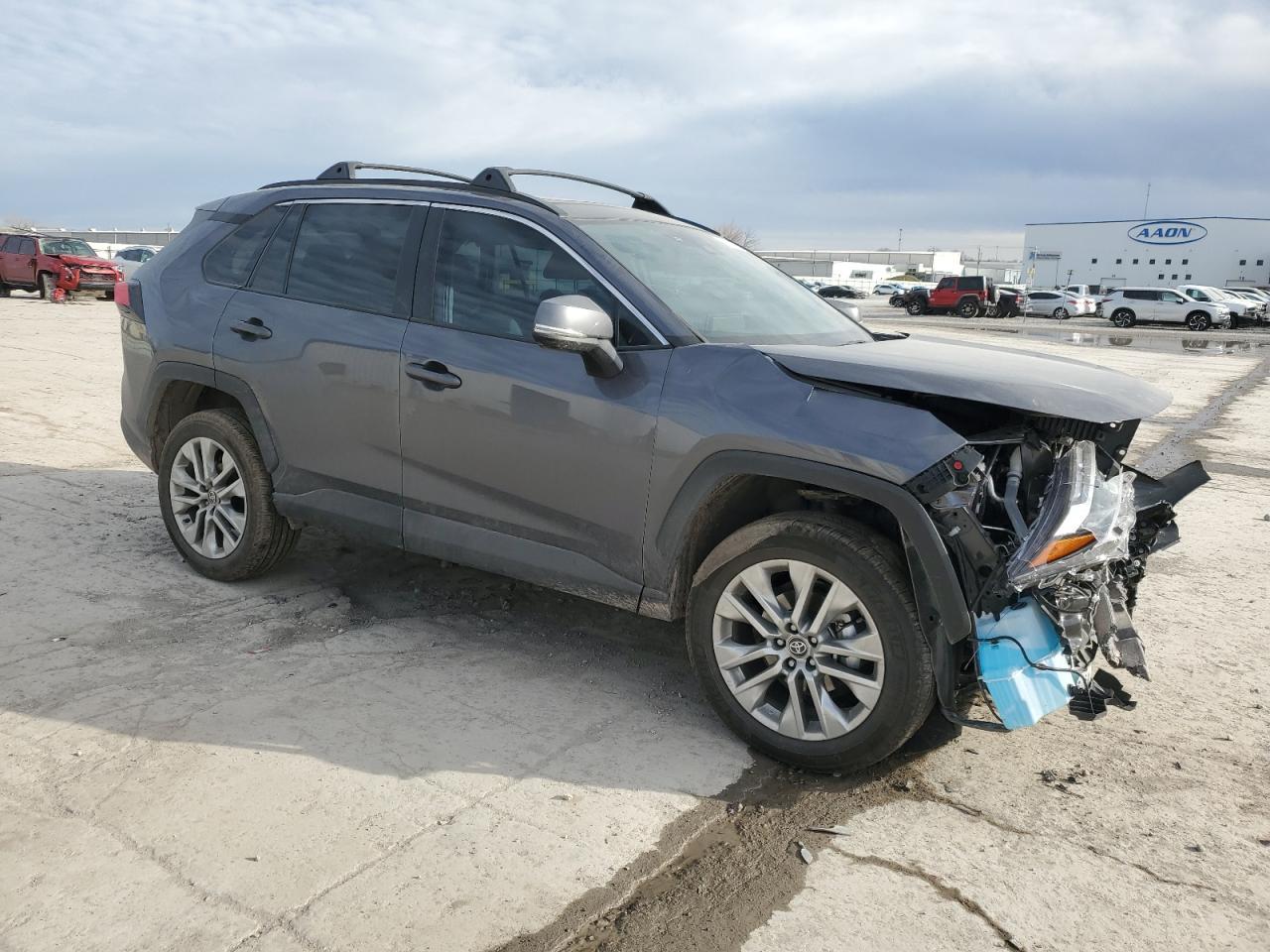 2024 TOYOTA RAV4 XLE P - Фото 4
