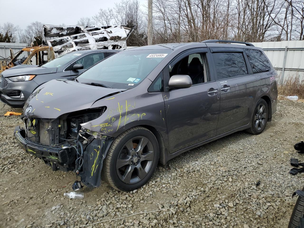2015 TOYOTA SIENNA SPO