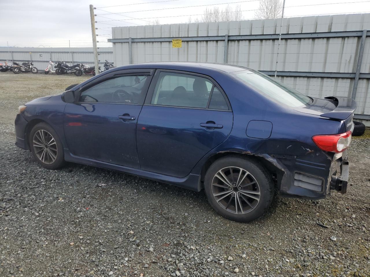 2013 TOYOTA COROLLA BA - Фото 2