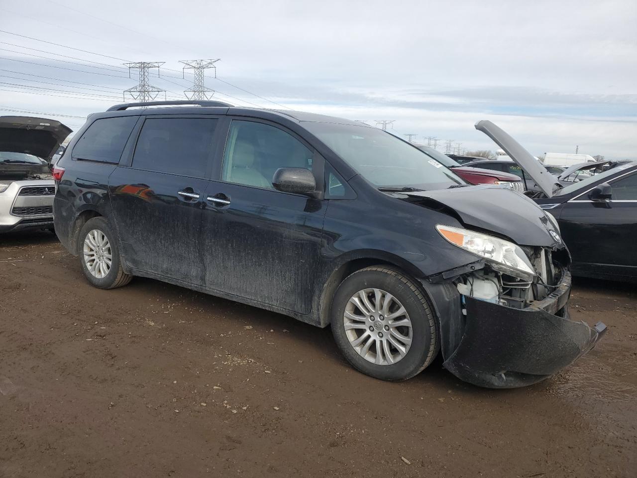 2015 TOYOTA SIENNA XLE - Фото 4