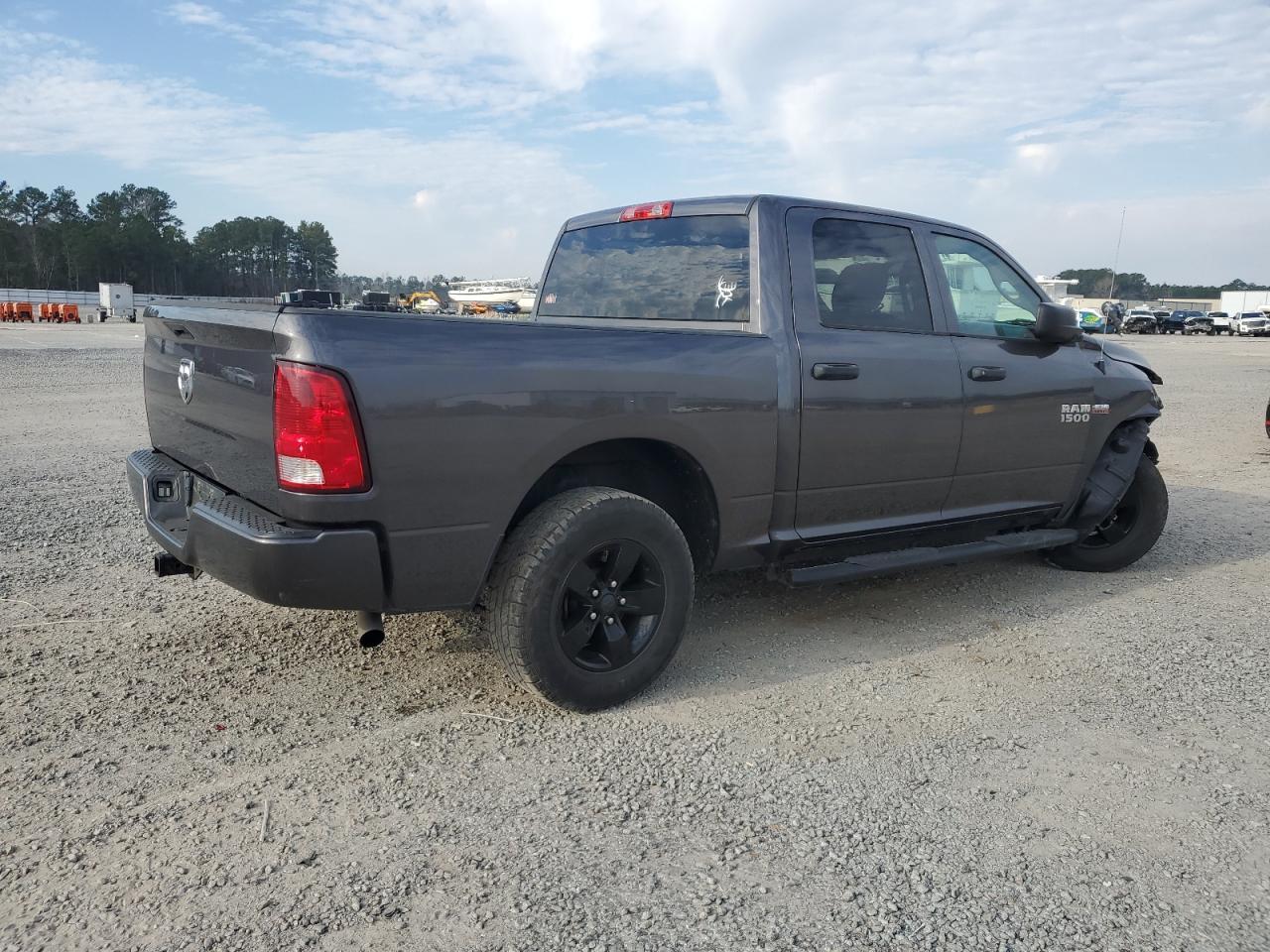 2018 RAM 1500 ST - Image 3
