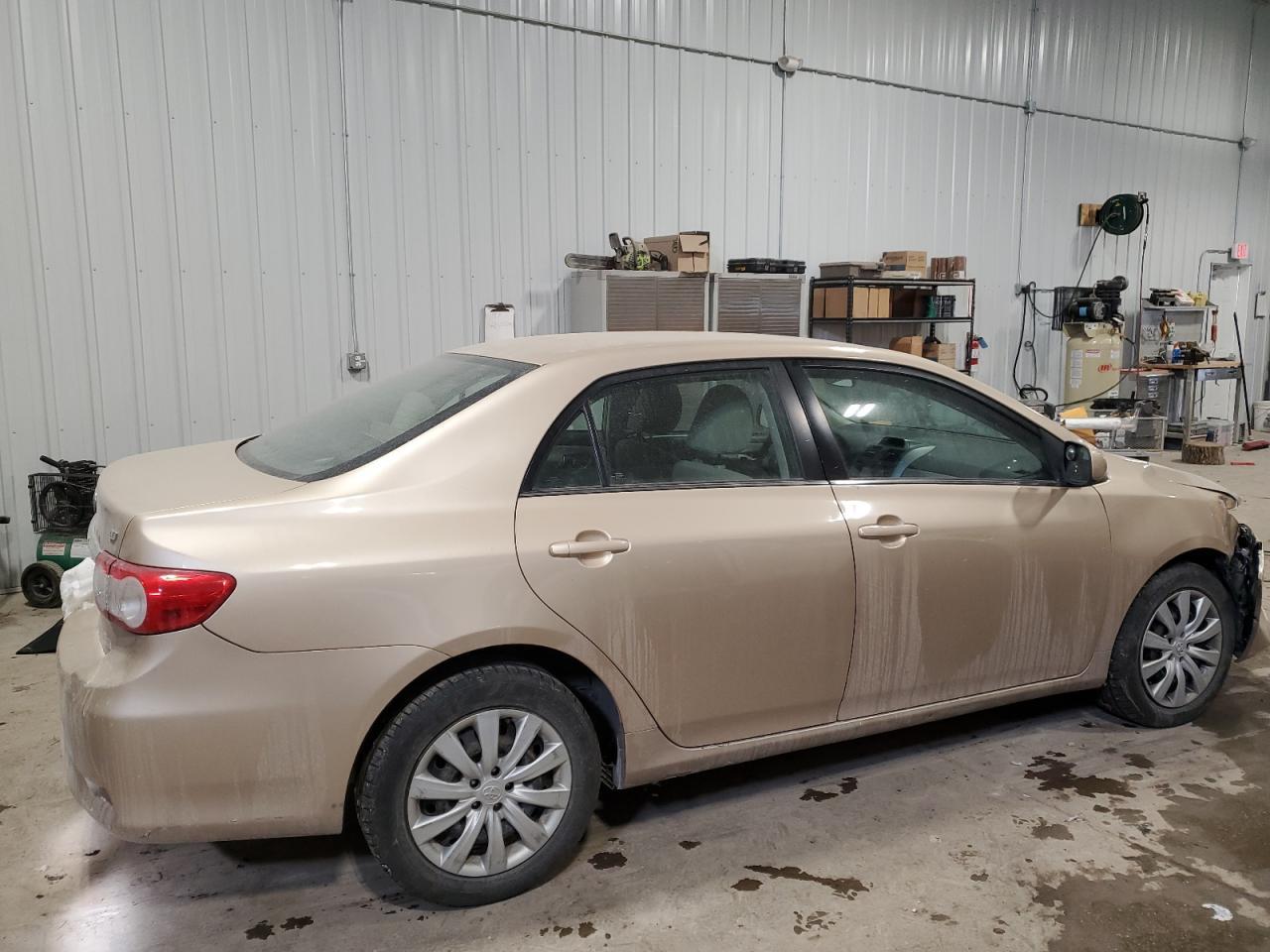 2013 TOYOTA COROLLA BA - Фото 3